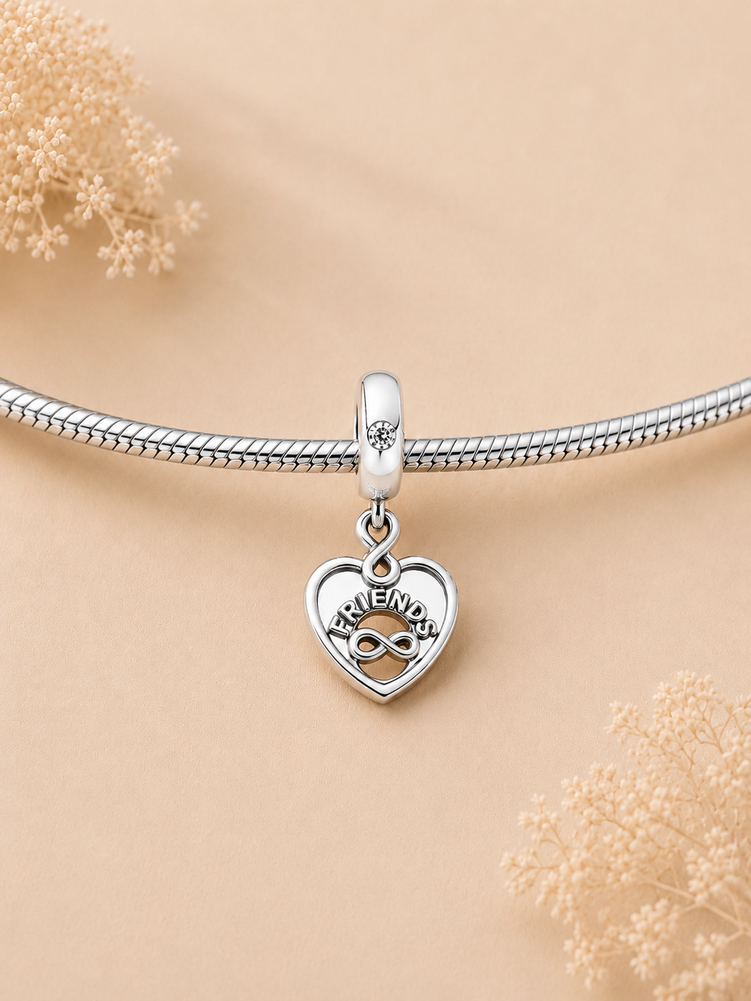 Lunéa Friends Charm
