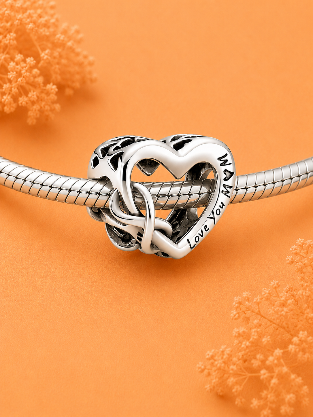 Lunéa Mother's Love Charm