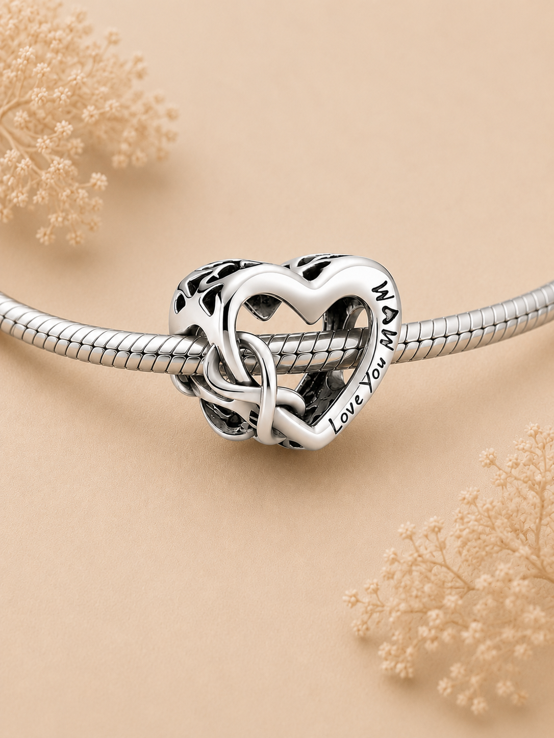 Lunéa Mother's Love Charm
