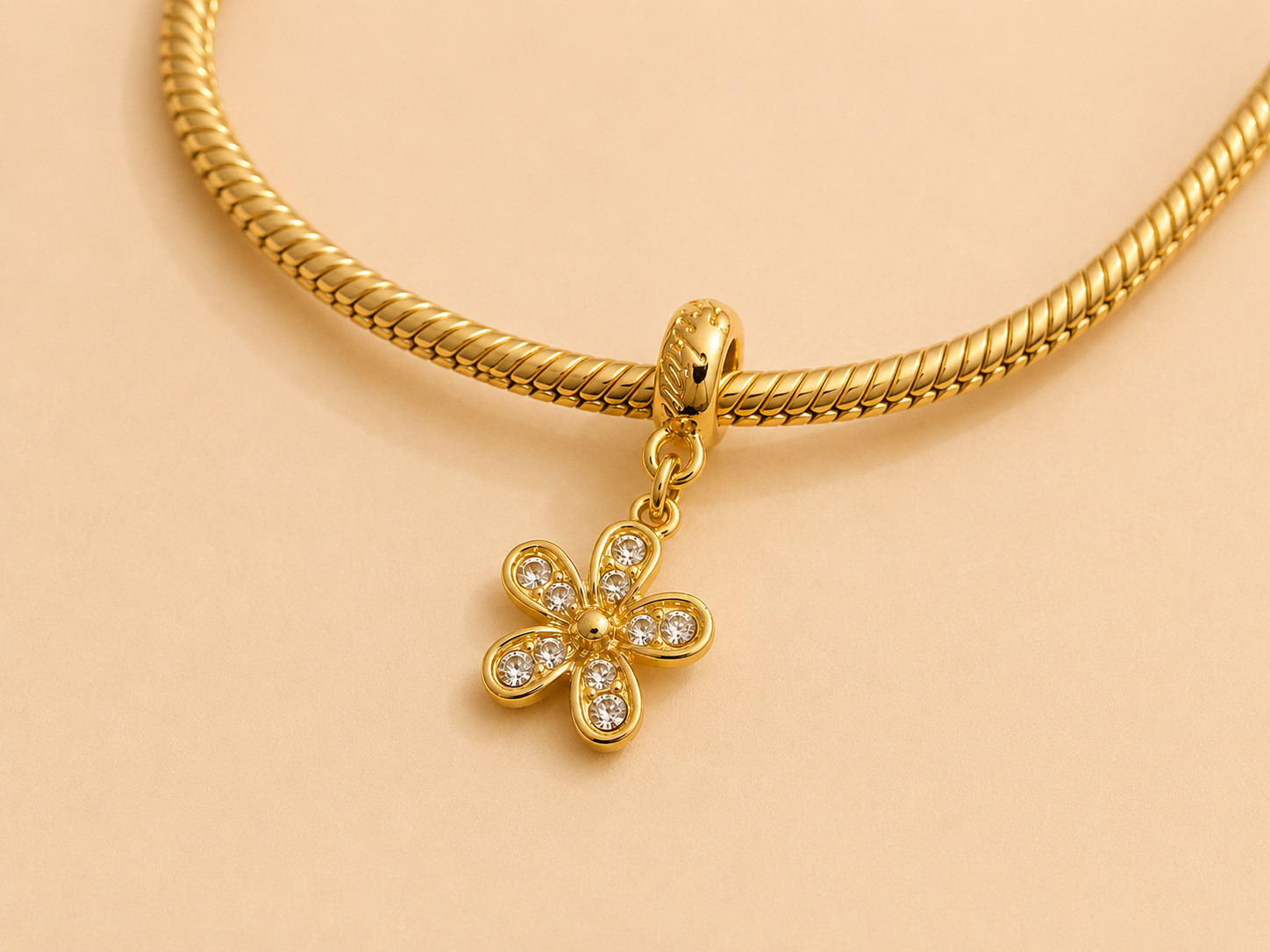 Lunéa Flower Charm
